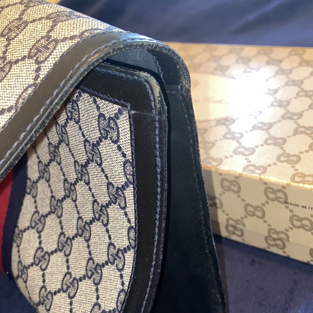 Vintage Gucci clutch - Picture 4 of 13
